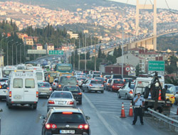 Boğaziçi Köprüsü'nde intihar