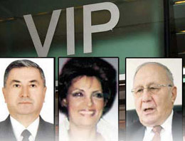 Paşa eşini eski bakan ile VIP'te bastı!