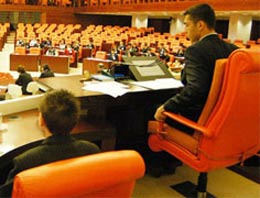 Öğrenci Meclisi'ne 23 Nisan Ayarı