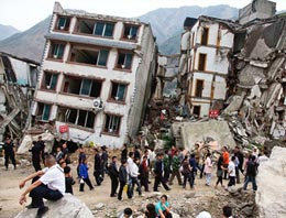 Çin'deki depremde ölü sayısı 760 oldu